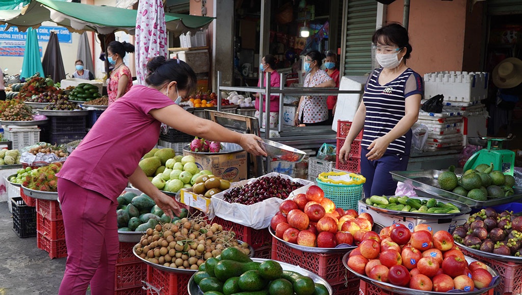 Thưa thớt người mua hàng tại chợ, siêu thị trước giờ G Đà Nẵng dừng tất cả trong 7 ngày